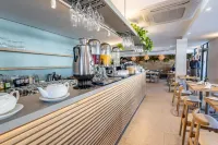 Plett Quarter Hotel - Lion Roars Hotels & Lodges - bars