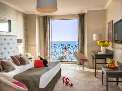 Hôtel le Royal Promenade des Anglais Hotels in Nice Waterfront