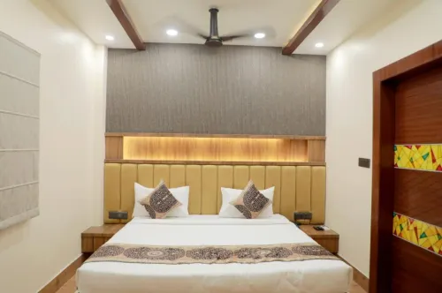 Hotel Divyanshi Inn Hotels in Domari