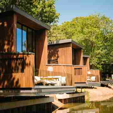South Lodge Hotel Exterior