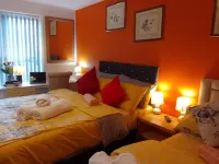 Ideal Home & Cottage Inviting 4 Bedroom Apartments Hotels in Walsall
