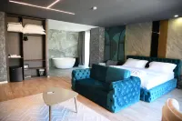Hotel Valbor Отели в г. 