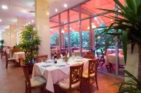 Ivana Palace Hotel - Free Parking