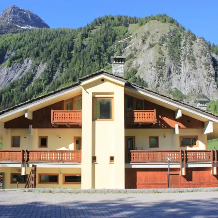Shatush Hotel