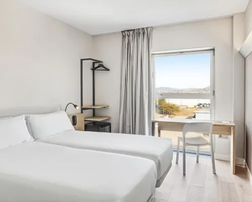 B&B Hotel Granada Отели рядом с достопримечательностью «Норте»