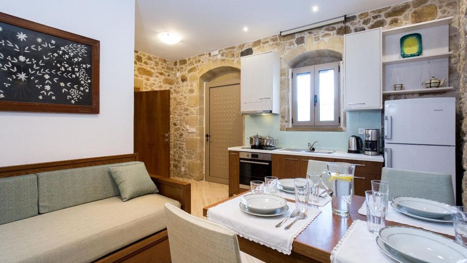 Agarathos Deluxe Homes in the Heart of Kaliviani Near Balos
