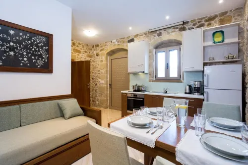 Agarathos Deluxe Homes in the Heart of Kaliviani Near Balos - บังกะโล