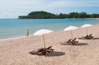 Prasarnsook Villa Beach Resort - Resorts