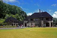 Lilly Guest Inn Hotel di 