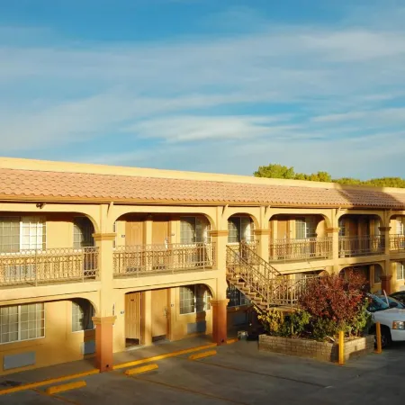 Days Inn by Wyndham Bishop