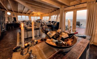 Shipwreck Lodge