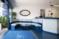 Hôtel du Port Hotels in Villeneuve