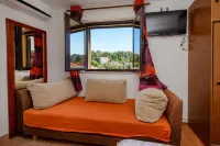 Apartments & Rooms Mihajica