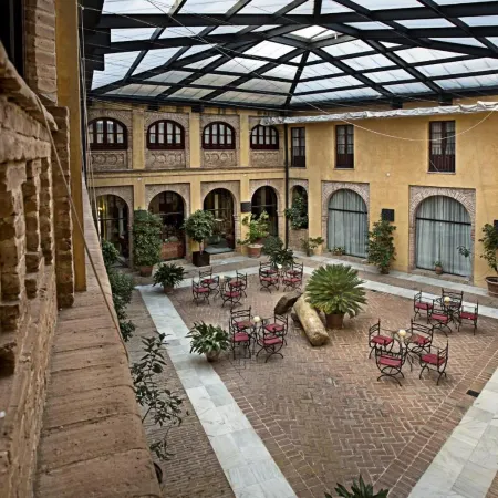 Hotel Alcázar de la Reina