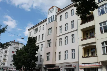 Motel Blue - Minimalist Boutique Hotel Отели рядом с достопримечательностью «Свободный университет Берлина»