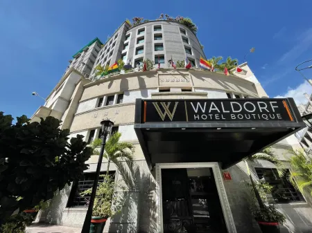 Waldorf Hotel Отели рядом с достопримечательностью «Edificio Chataing»