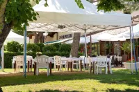 Logis Hôtel et Restaurant la Bombardière Các khách sạn ở Damiatte