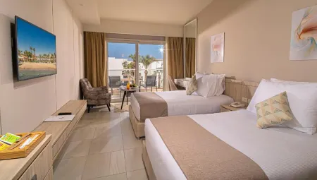 Amarina Abu Soma Resort & Aquapark Отели в г. Qesm Safaga