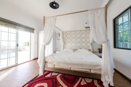 Summer Stay Отели рядом с достопримечательностью «Мариана Резорт & Спа»