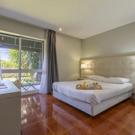 Vila Hotel by VimaHotels Отели рядом с достопримечательностью «Замок Гимарайнш»