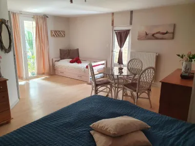 Le Relais de la Cure Hotels in Saint-Aubin-la-Plaine