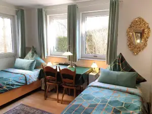 Zimmer Hohbuch Mit Achalmblick