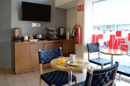 Hotel Mateos 1215 Отели рядом с достопримечательностью «Templo del Señor de los Remedios»