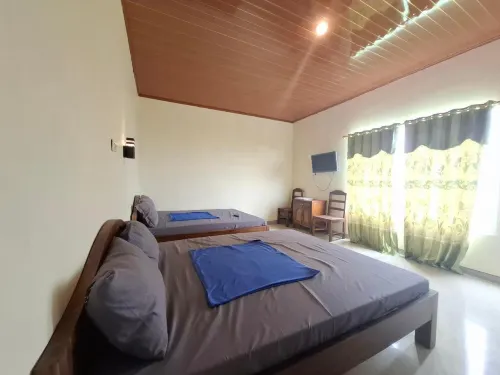 RedDoorz near Candi Cetho Karanganyar Hotel di Ngargoyoso