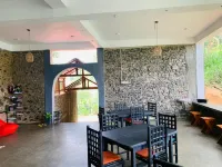 Pineapple Hills Ella