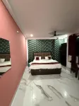 Hotel Earth International