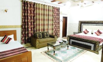 Moon Palace Hotel Lahore