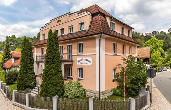 布魯克馬雅斯旅館