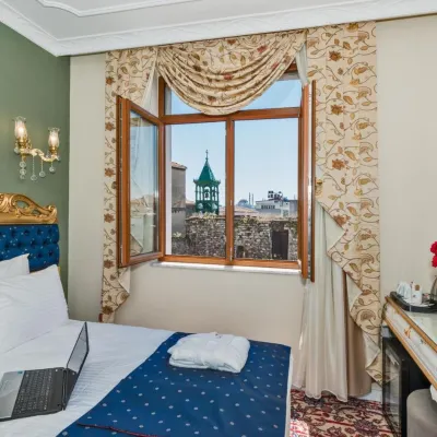 Galatower Hotel Các khách sạn gần Tháp Galata