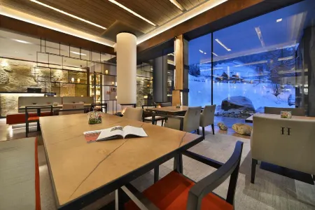 Grand Hotel Hradec Отели в г. Пец-под-Снежкой