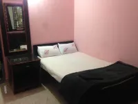 All Seasons Guest House - parking