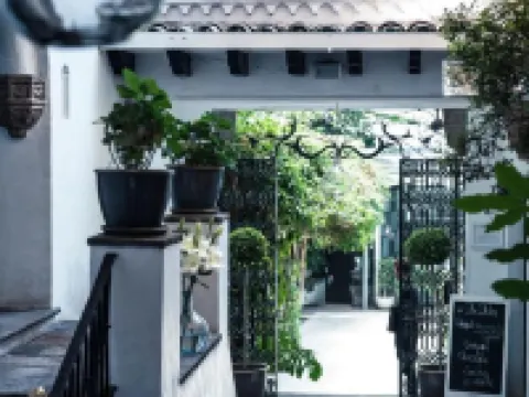 ลาส กาซาส เบดแอนด์เบรกฟาสต์ โรงแรม สปา และ ร้านอาหาร โรงแรมในเกวร์นาวากา