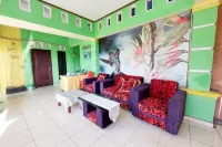 Quattrick Dee Homestay Mitra RedDoorz Hotels in Manokwari
