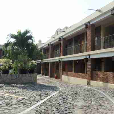 Hotel Montroi Express Hotel Exterior