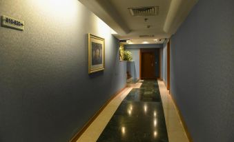 The Juffair Grand Hotel