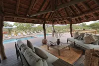 Tshukudu Game Lodge - Pools