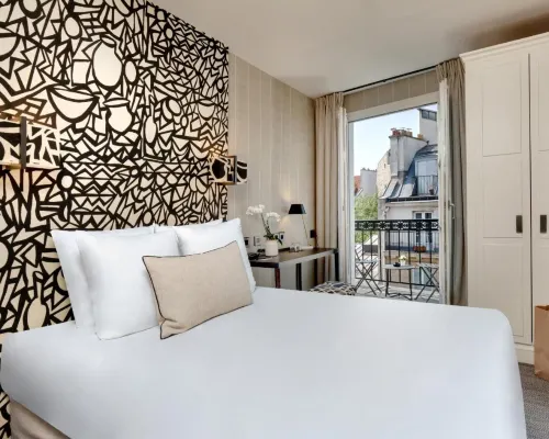 Le Senat Hotels near 6th arr.