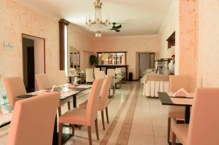 Albergo San Lorenzo Отели рядом с достопримечательностью «Area archeologica di Roselle»