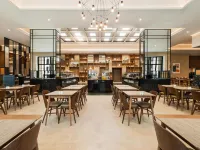 Riu Plaza Chicago Hotels near Gold Coast