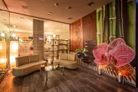 Lagomandra Hotel and Spa - parking