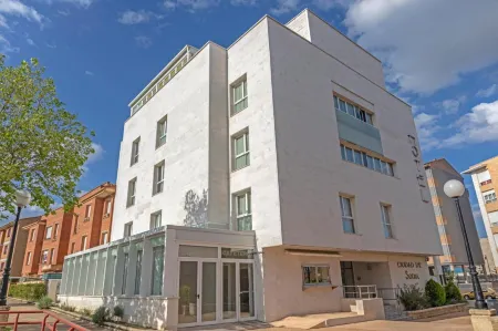 Hotel Alda Ciudad de Soria Отели рядом с достопримечательностью «Monasterio de San Juan de Duero»