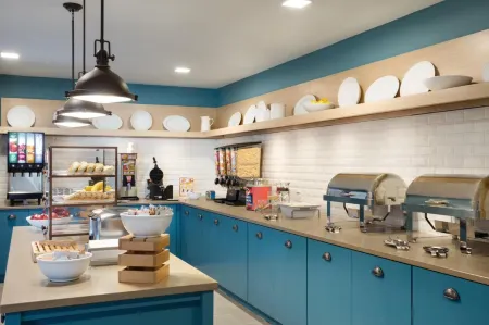 Country Inn & Suites by Radisson, Lawrence, KS Отели рядом с достопримечательностью «Университет Канзаса»