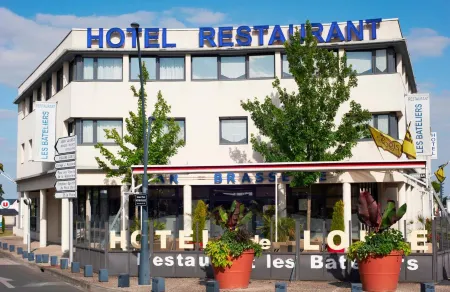 Hotel de Loire et Restaurant les Bateliers Отели в г. Ле Гарен Сюр Луар