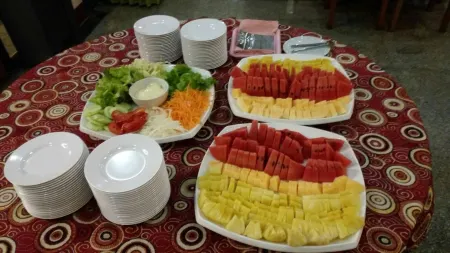 Butnamtong Hotel Отели рядом с достопримечательностью «Wat Lampang Klang Tawan Tok»