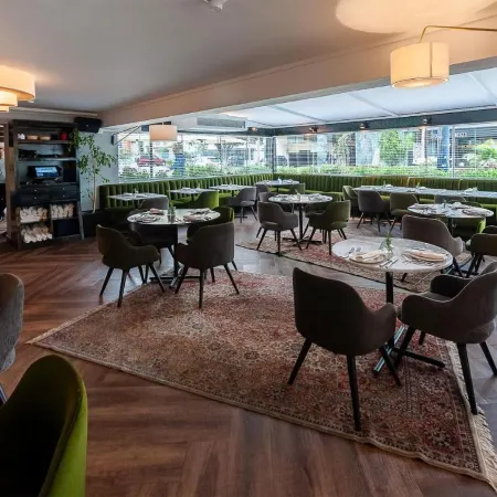 Roosevelt Hotel & Suites