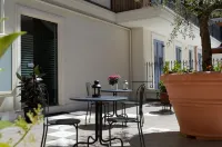 Le Residenze di Via Lo Re Hotel a Orta Nova